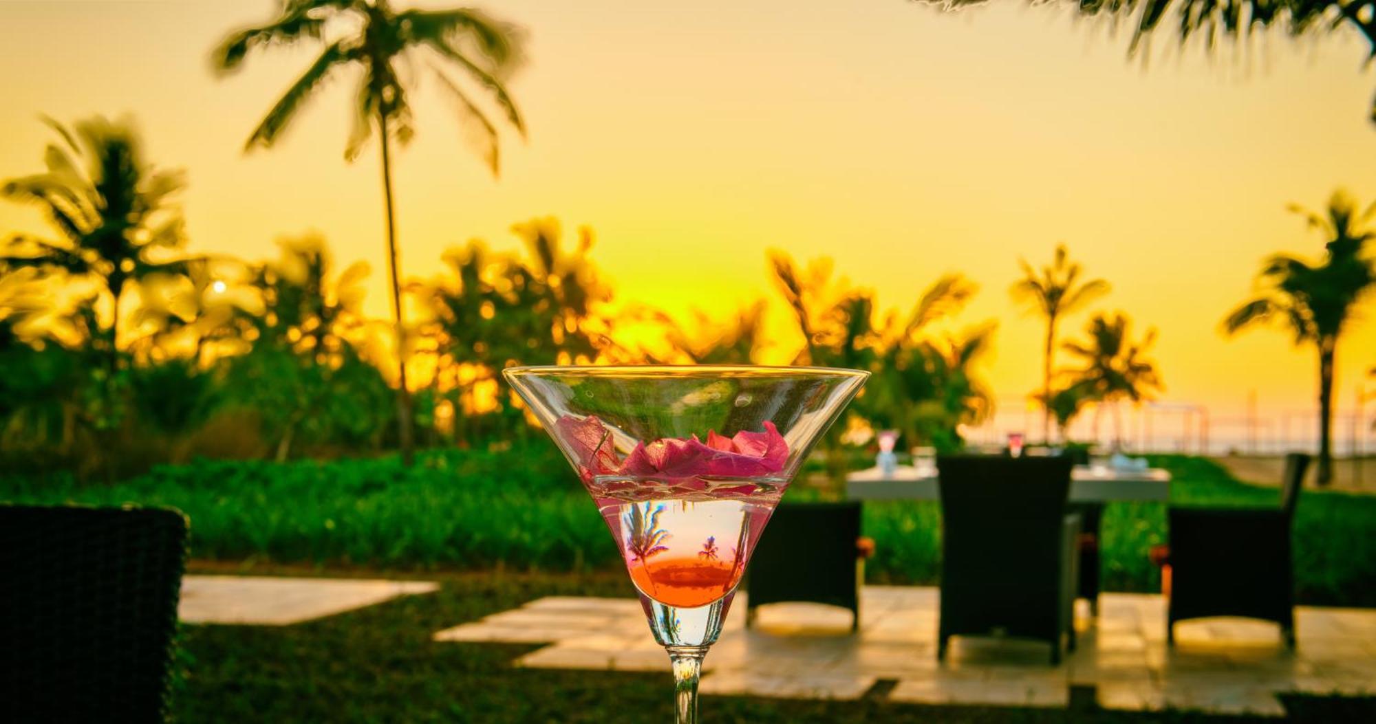 Azaya Beach Resort Goa Benaulim Bagian luar foto