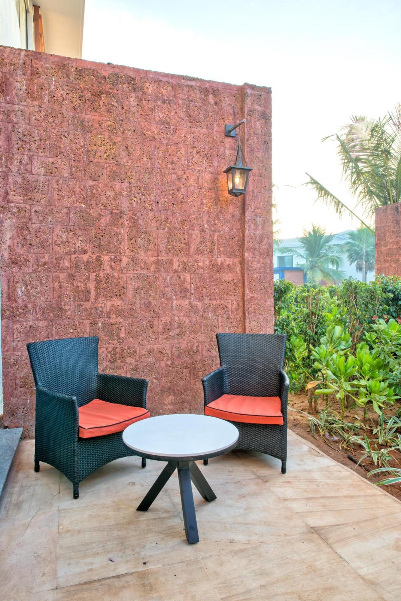Azaya Beach Resort Goa Benaulim Bagian luar foto
