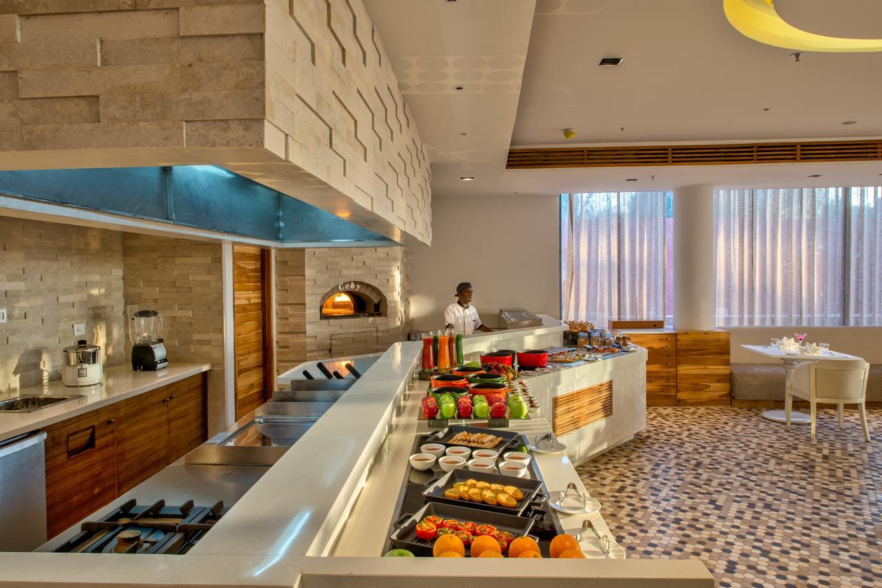 Azaya Beach Resort Goa Benaulim Bagian luar foto