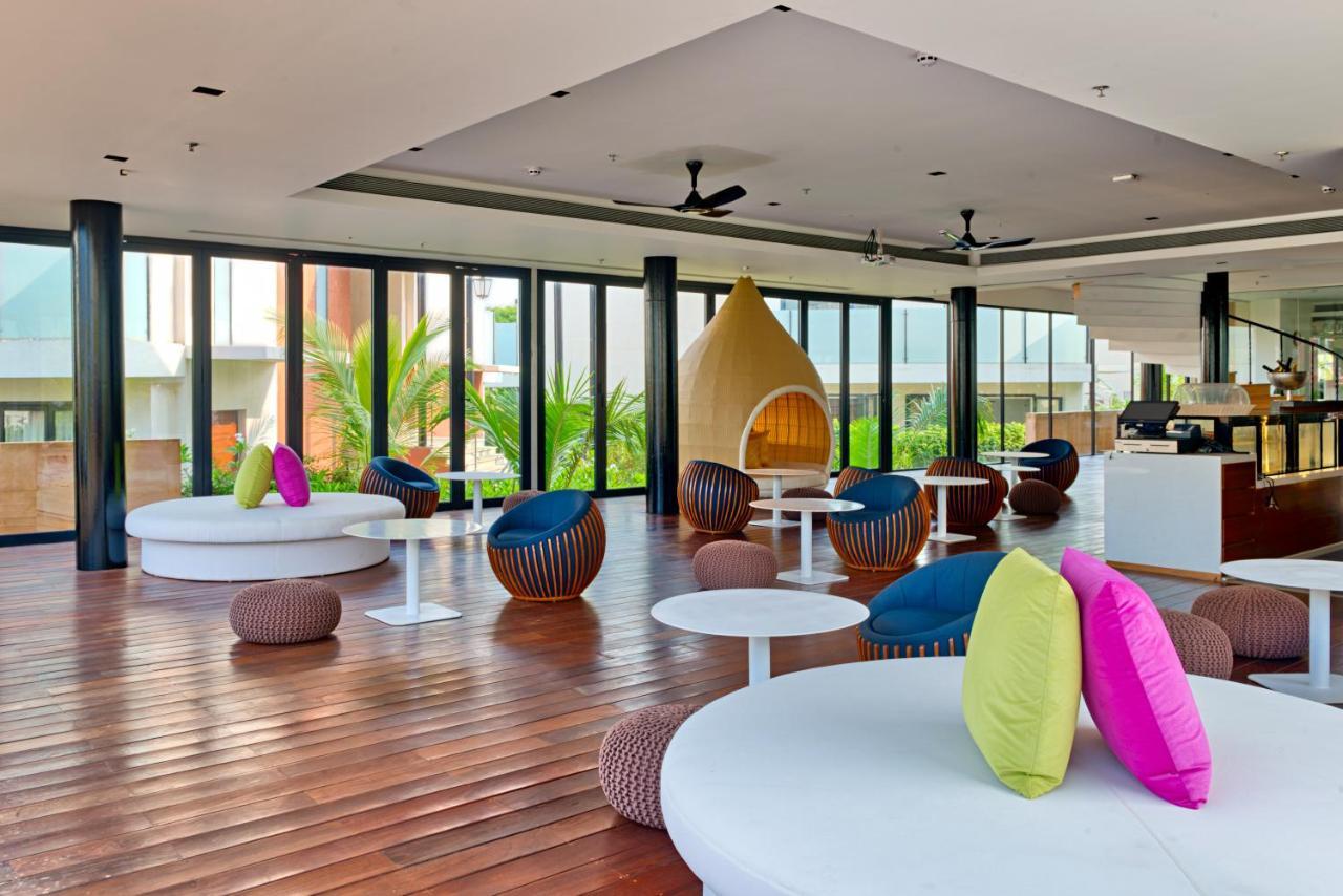 Azaya Beach Resort Goa Benaulim Bagian luar foto
