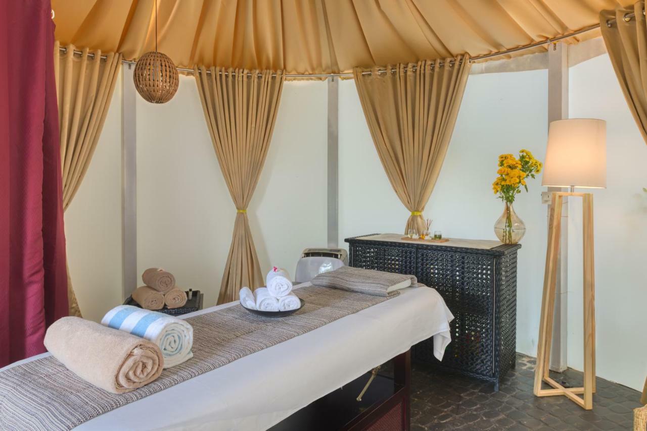 Azaya Beach Resort Goa Benaulim Bagian luar foto